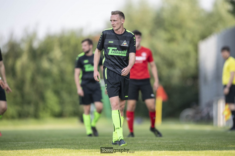 01_Yowe_Jonas_Wenzel__YOW0702