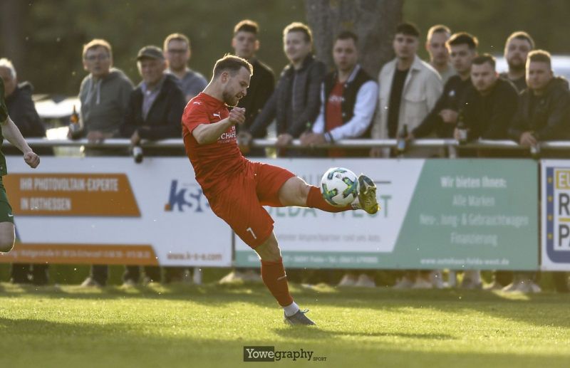 28_Yowe_Jonas_Wenzel__YOW3214