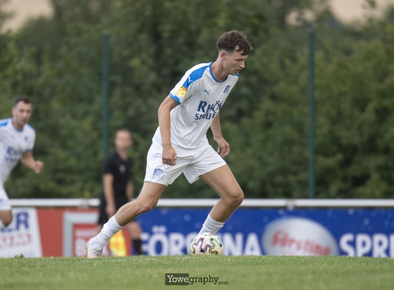 17_Yowe_Jonas_Wenzel__YOW6438