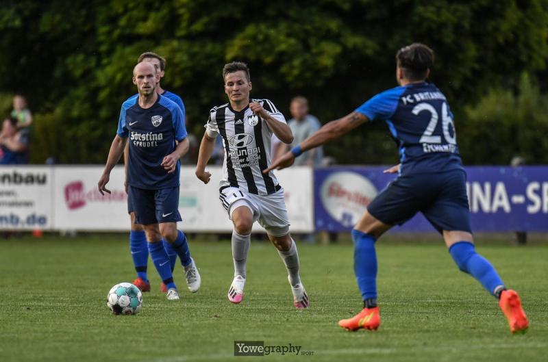 27_Yowe_Jonas_Wenzel__YOW3191