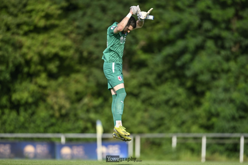 02_Yowe_Jonas_Wenzel__YZ94176