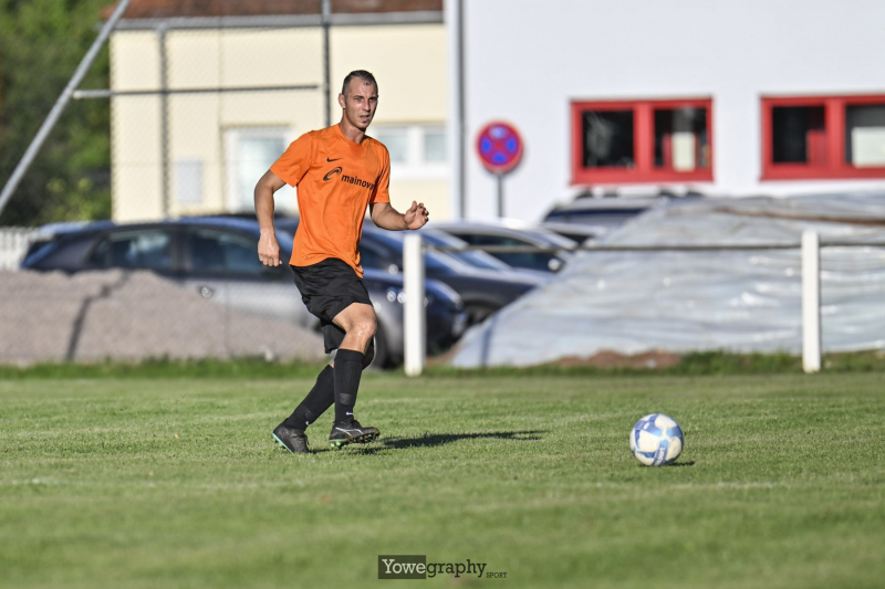 15_Yowe_Jonas_Wenzel__YZ94750