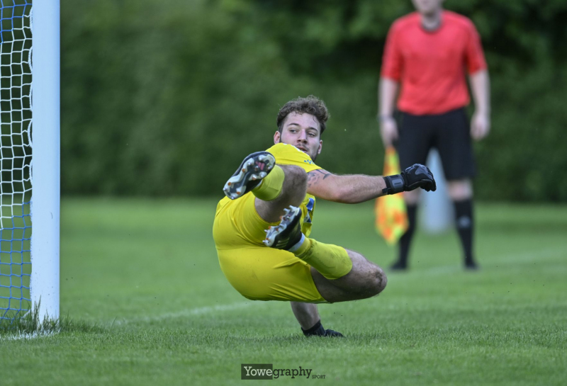 33_Yowe_Jonas_Wenzel__YZ97411