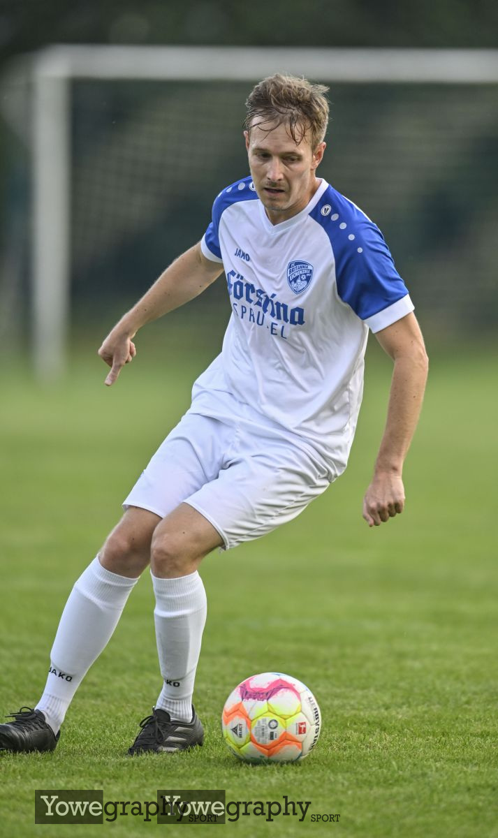 26_Yowe_Jonas_Wenzel__YZ99326