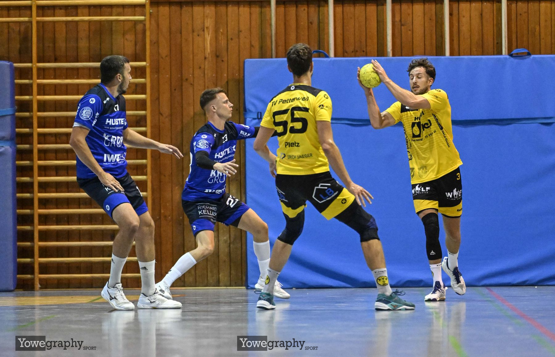 02_Yowe_Jonas_Wenzel__YZ90206
