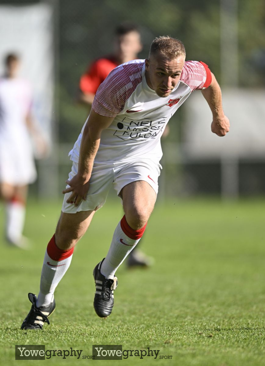 49_Yowe_Jonas_Wenzel__YZ99870