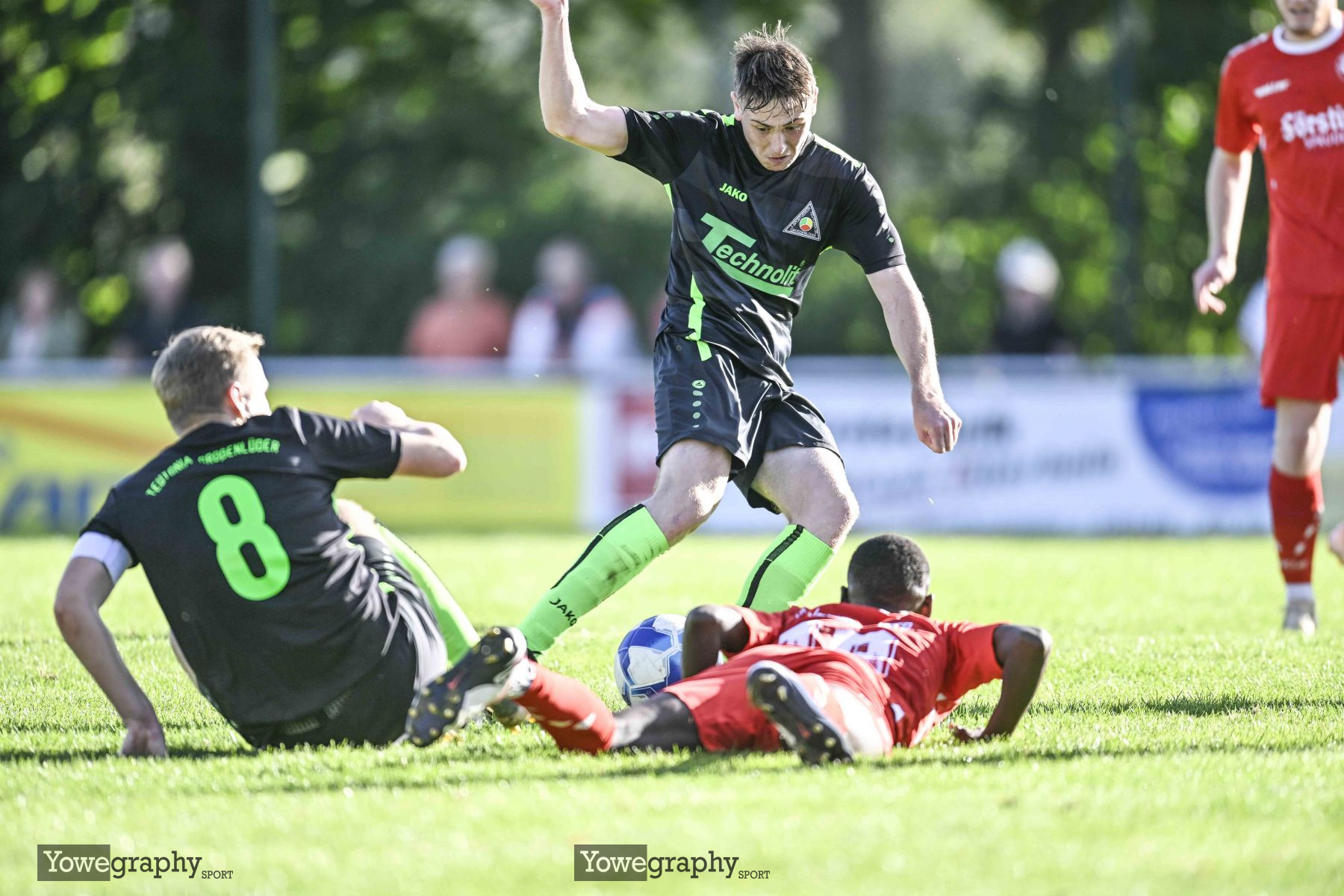 37_YZ94030_Yowe_Jonas_Wenzel