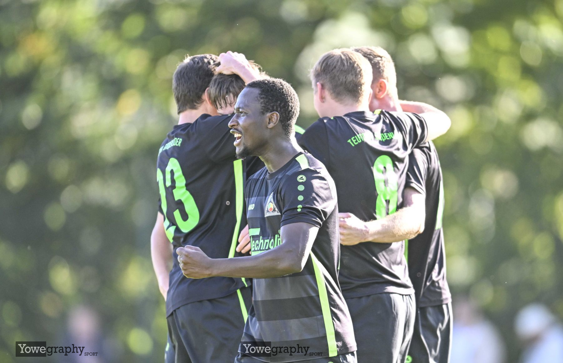 40_YZ94072_Yowe_Jonas_Wenzel