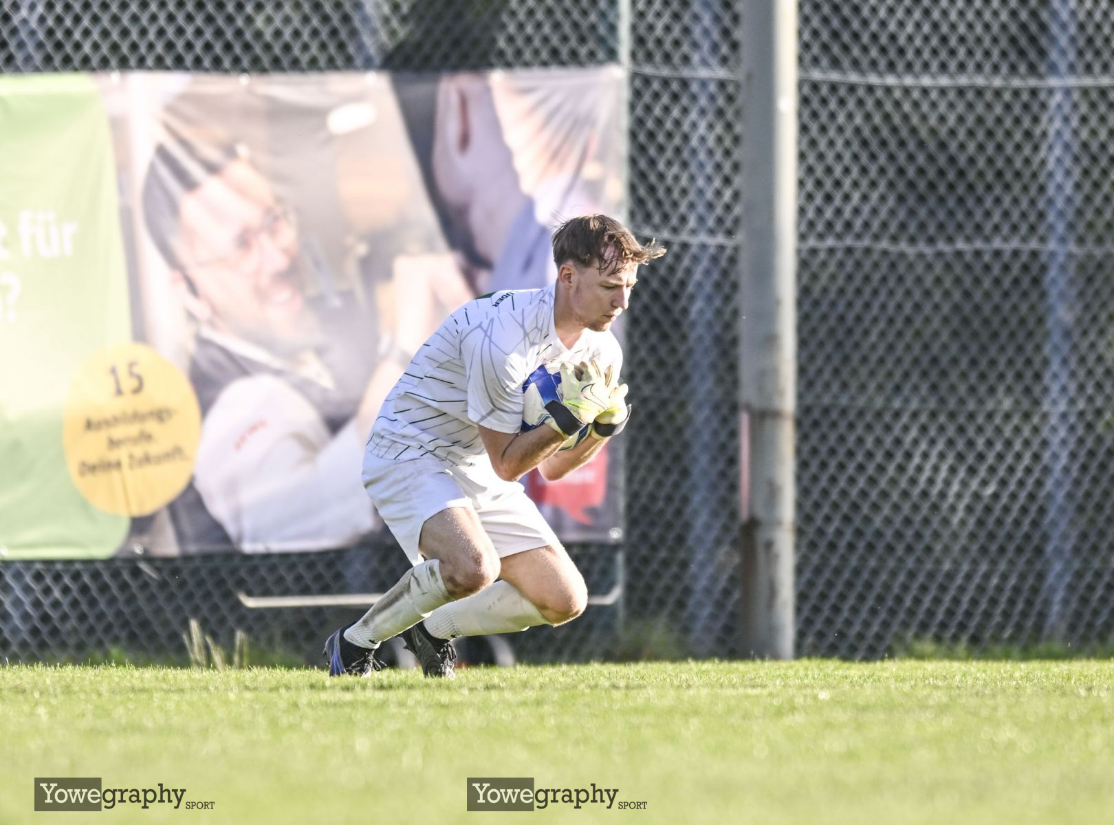 50_YZ94200_Yowe_Jonas_Wenzel