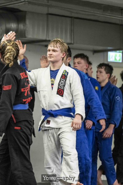 187_YZ97192_Yowe_Jonas_Wenzel