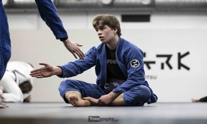 076_YZ95633_Yowe_Jonas_Wenzel