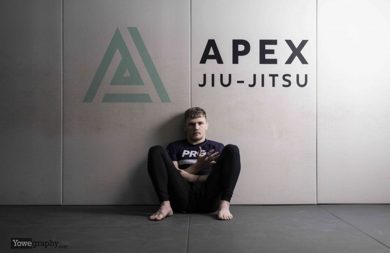 10_YZ92123_Yowe_Jonas_Wenzel