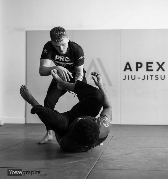 40_YZ92937_Yowe_Jonas_Wenzel_BW