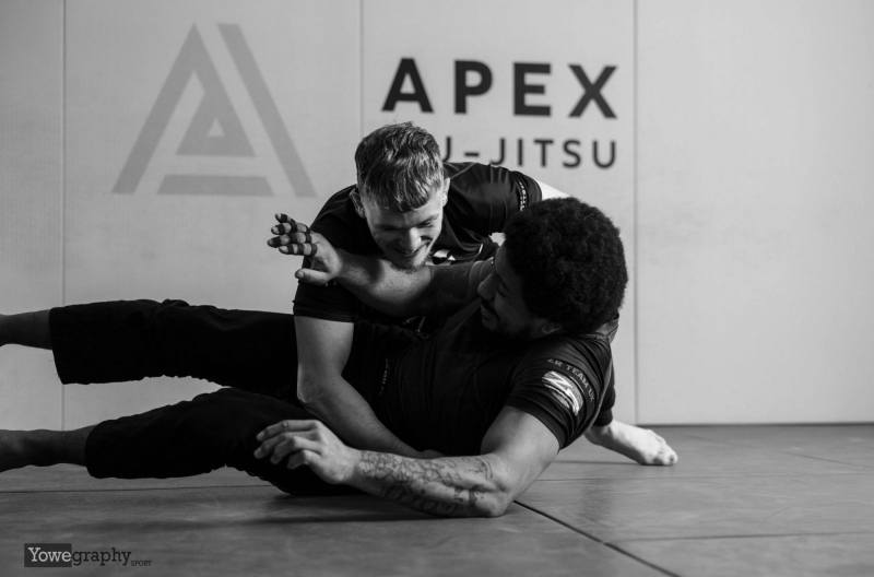 45_YZ92993_Yowe_Jonas_Wenzel_BW