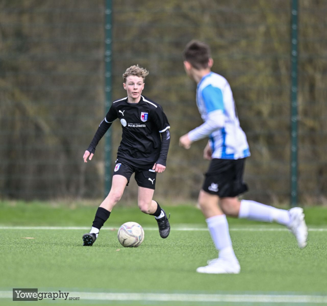 02_Yowe_Jonas_Wenzel__YZ96066