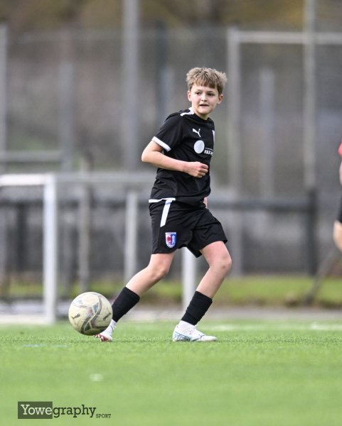 24_Yowe_Jonas_Wenzel__YZ96214