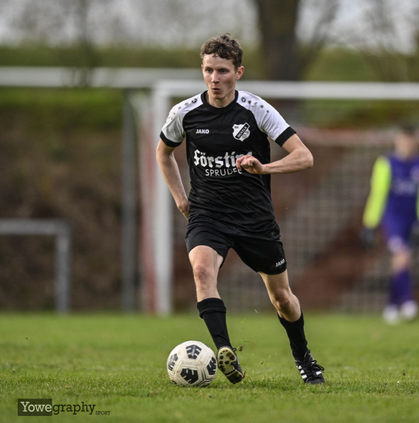 25_Yowe_Jonas_Wenzel__YZ97497
