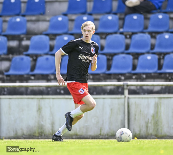 17_YZ93725_Yowe_Jonas_Wenzel