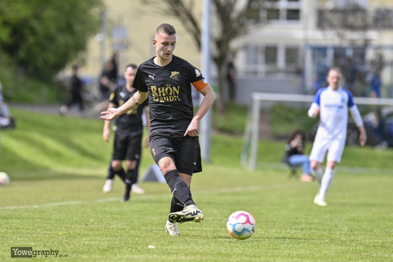 27_YZ92121_Yowe_Jonas_Wenzel