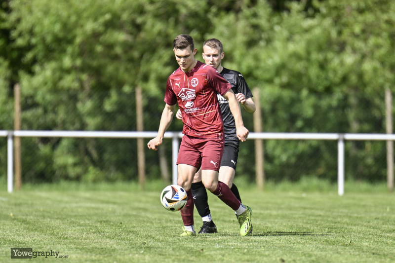 12_YZ97442_Yowe_Jonas_Wenzel