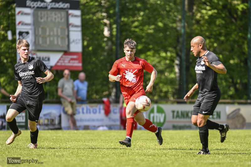 24_YZ99672_Yowe_Jonas_Wenzel