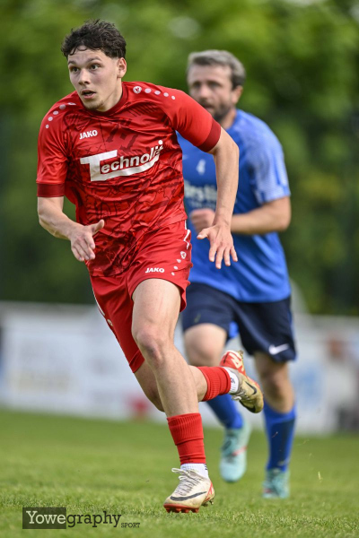 48_YZ93080_Yowe_Jonas_Wenzel