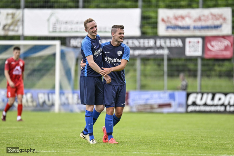 63_YZ97221_Yowe_Jonas_Wenzel