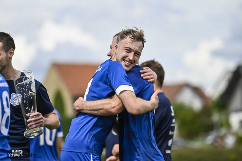 30_YZ96750_Yowe_Jonas_Wenzel