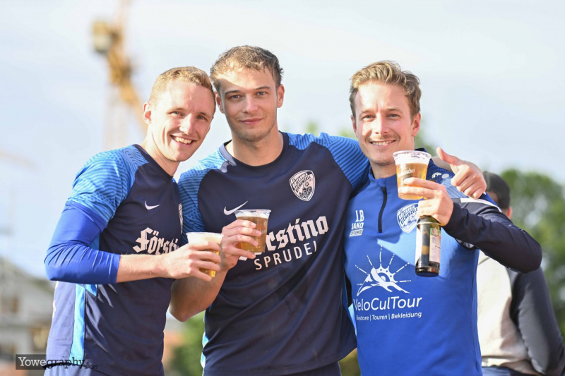 102_YZ98856_Yowe_Jonas_Wenzel