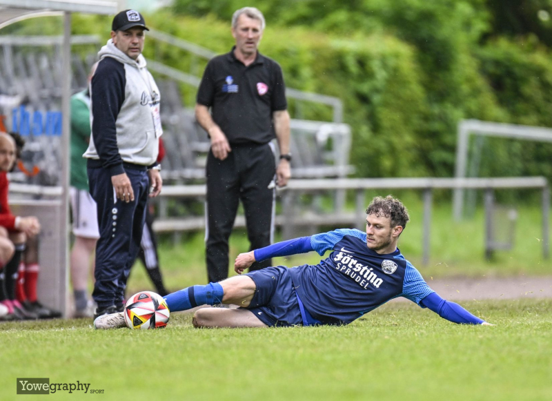30_YZ98370_Yowe_Jonas_Wenzel