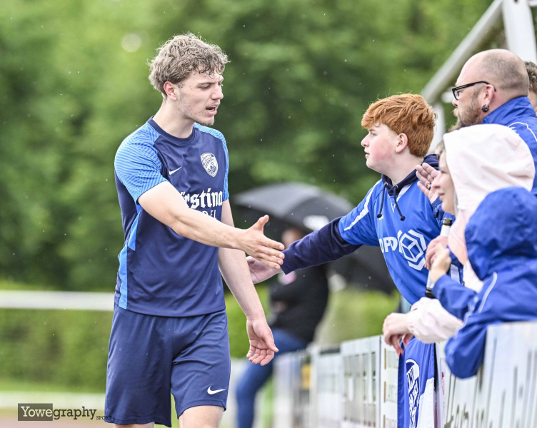37_YZ98462_Yowe_Jonas_Wenzel