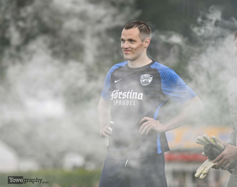 57_YZ98697_Yowe_Jonas_Wenzel