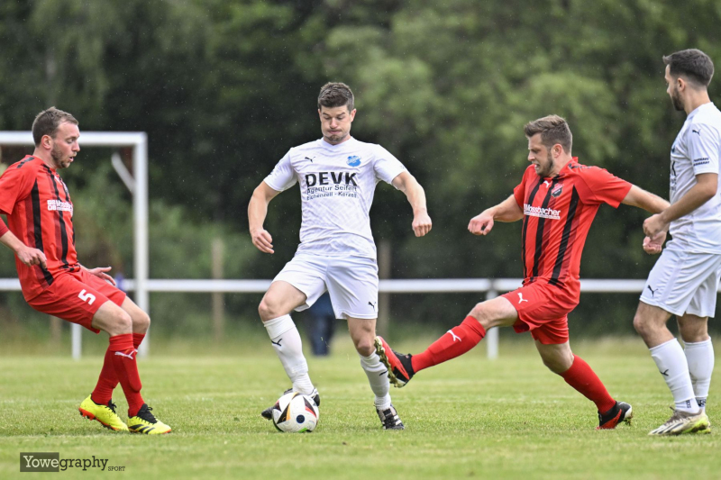 10_Yowe_Jonas_Wenzel__YZ90798