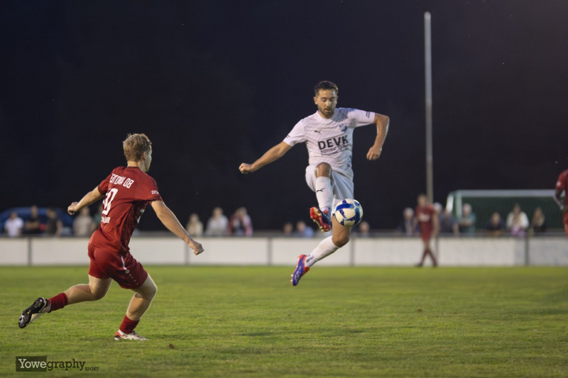 SG Kerzell - SV Teutonia Großenlüder Niklas Wese gegen Marc Götze