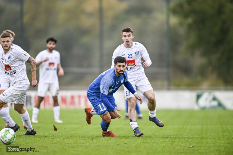 SV Flieden - FC Eichenzell: Ferhat Yildiz im Hintergrund Yannik Kress