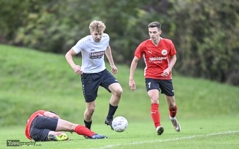 TSV Künzell - SG Elters Eckweisbach Schwarzbach: Noah Neubauer mit Philipp Kraus