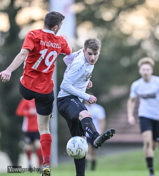 TSV Künzell - SG Elters Eckweisbach Schwarzbach: Franz Jestädt mit Finn Birkenbach