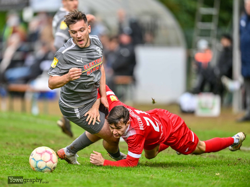 SV Steinbach - TSV Steinbach-Haiger II: Fabian Koch mit Marvin Jung
