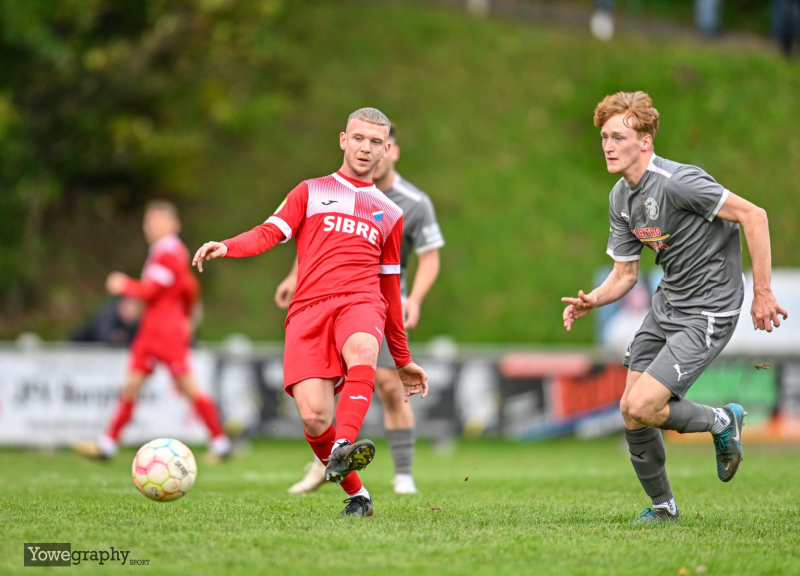 SV Steinbach - TSV Steinbach-Haiger II: Aaron Künkel gegen Darian Jung