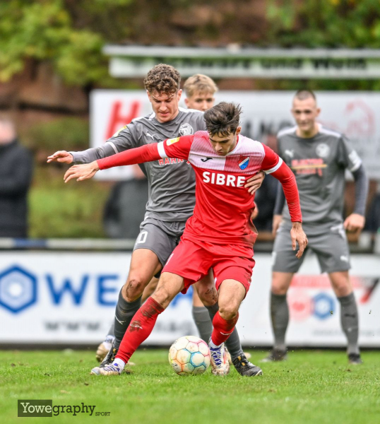 SV Steinbach - TSV Steinbach-Haiger II: Leon Wittke gegen Marvin Jung