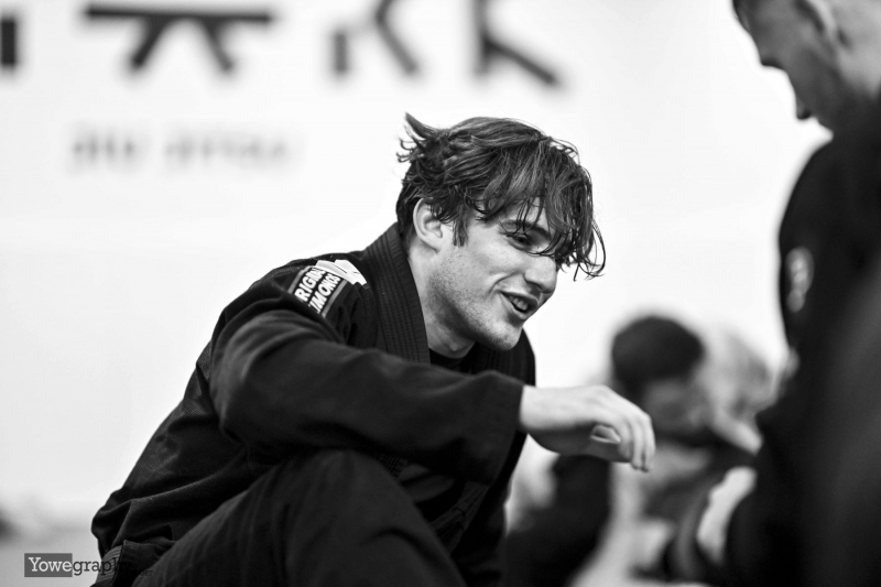 233_Yowegraphy_Jonas_Wenzel_241102_YZ95035_SW