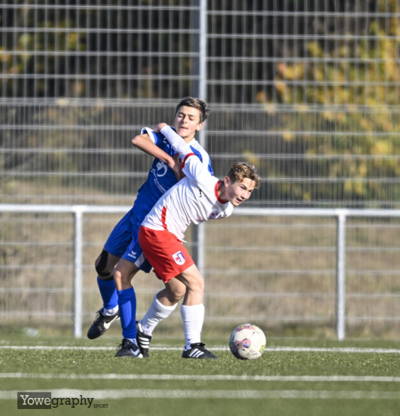 C-Junioren SG Barockstadt - JSG Flieden Schweben David Haenlein gegen Elias Hauser