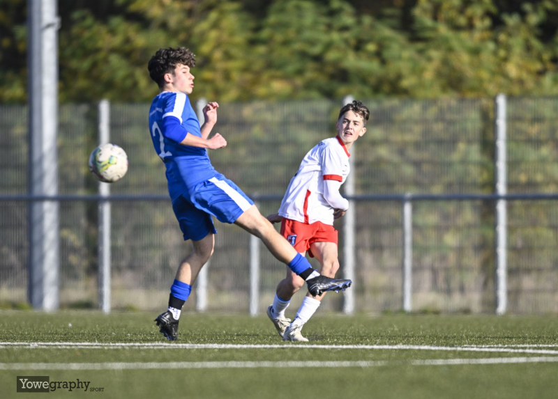 C-Junioren SG Barockstadt - JSG Flieden Schweben Marlon Hillenbrand - dahinter Ole Heutzenröder