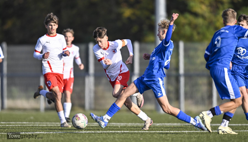 C-Junioren SG Barockstadt - JSG Flieden Schweben Marlon Krönung gegen Lukas Streitenberger