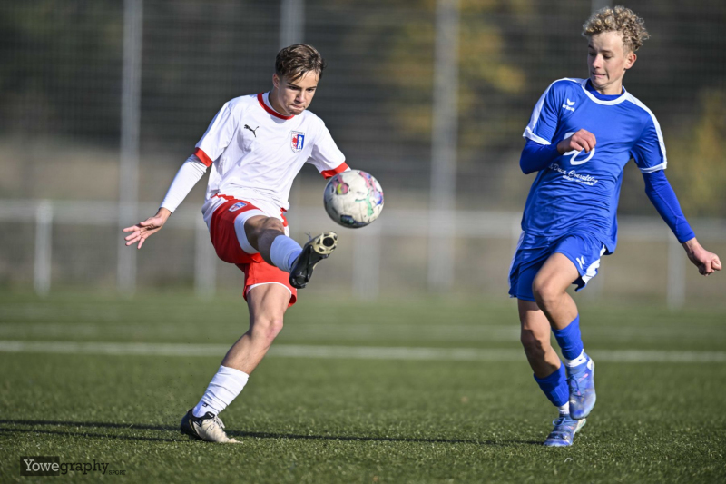 C-Junioren SG Barockstadt - JSG Flieden Schweben Leo Schmitt gegen Lukas Streitenberger