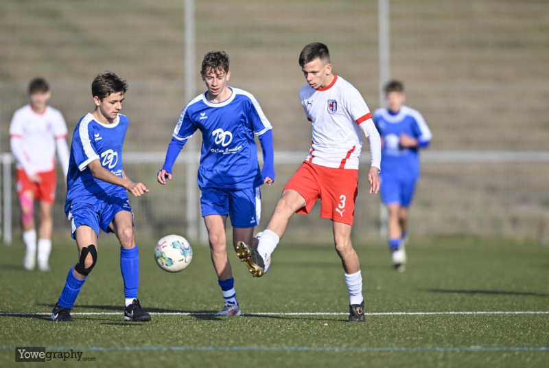 C-Junioren SG Barockstadt - JSG Flieden Schweben ganz links David Haenlein, mitte Philipp Elter, ganz rechts Marlon Janczyk
