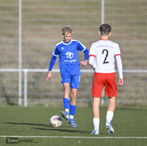 C-Junioren SG Barockstadt - JSG Flieden Schweben Lukas Streitenberger davor David Beer