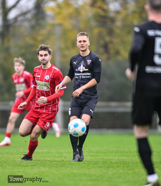 SG Bronnzell - KSV Hessen Kassel II: Niklas Breunung, dahinter Malte Suntrup