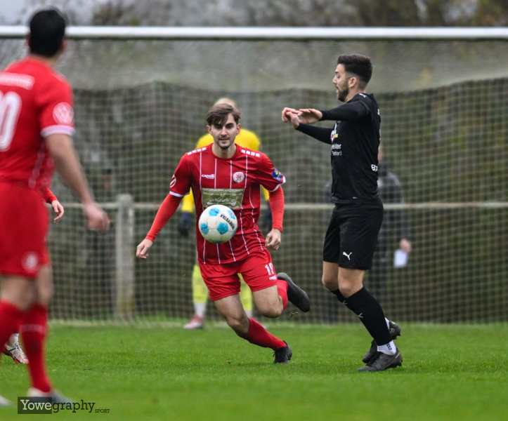 SG Bronnzell - KSV Hessen Kassel II: Malte Sutrump mit Kevin Hohmann