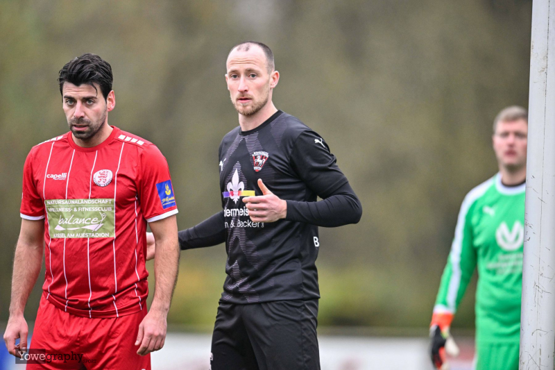 SG Bronnzell - KSV Hessen Kassel II: Eser Kazak mit Julian Pecks